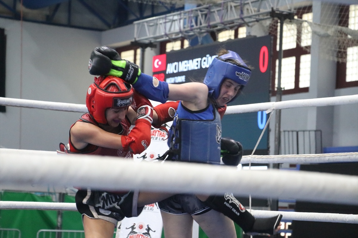 Adana\'da Muaythai Şampiyonası Ödül Töreni