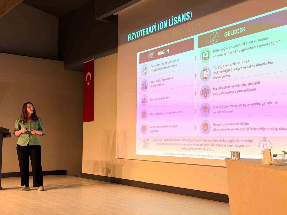 Antalya Bilim Merkezi\'nde "Geleceğin Meslekleri" söyleşileri