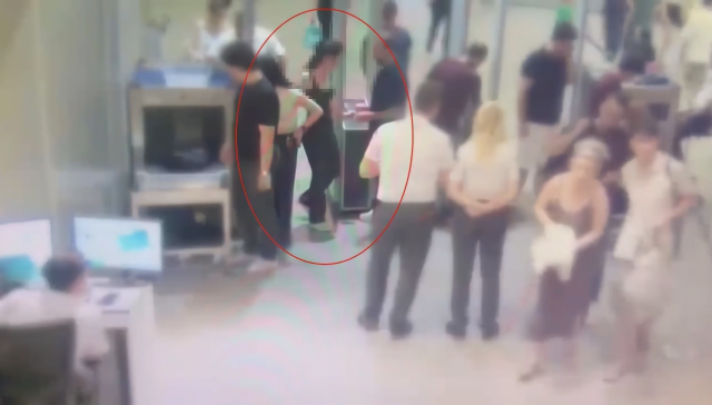 AVM'ye şarjör ve mermilerle girmeye çalışan üniversiteli kız ve evli sevgilisi tutuklandı