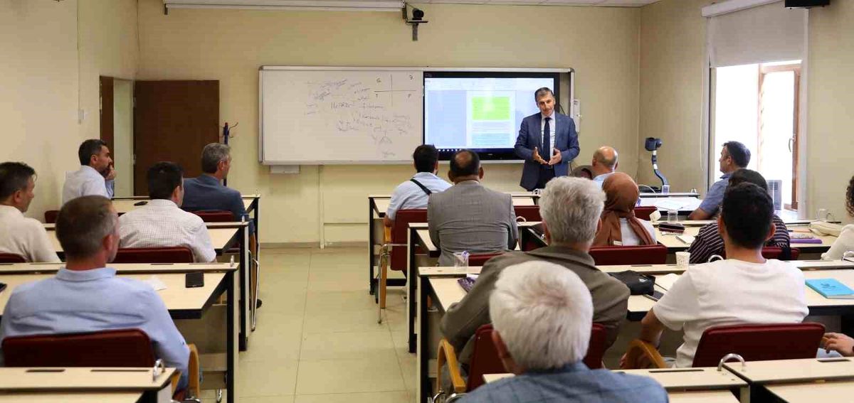 Bayburt\'ta Eğitim Yöneticiliği Sertifika Programı Başladı