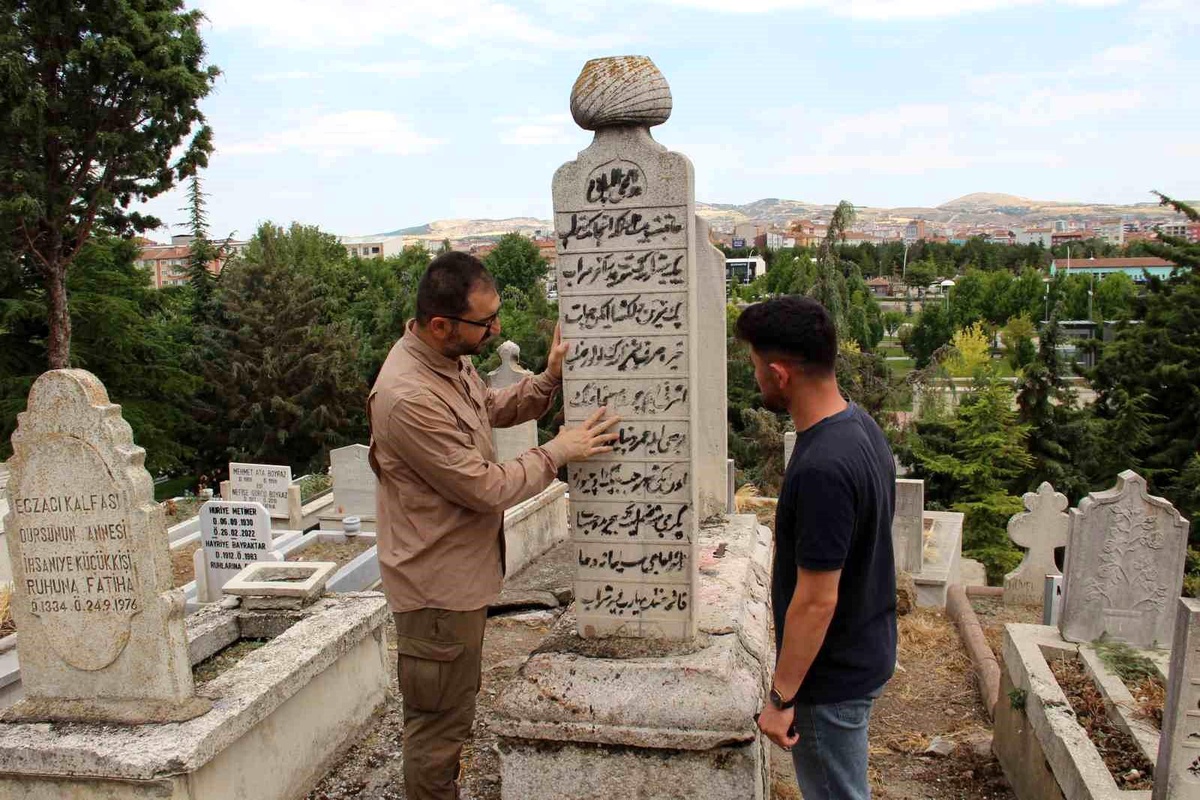 Çorum\'da Tarihi Mezar Taşları Dijitalleşiyor