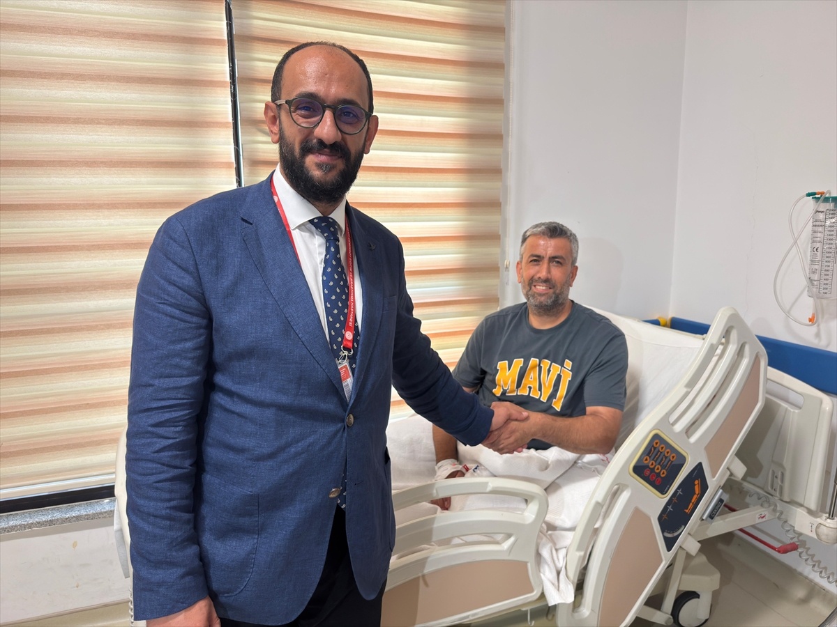 İzmir\'de Kalbi Duran Temizlik Görevlisi Hayata Döndürüldü