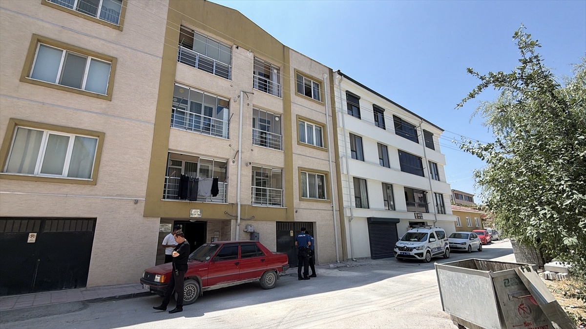 3 Yaşındaki Çocuk Pencereden Düşerek Hayatını Kaybetti
