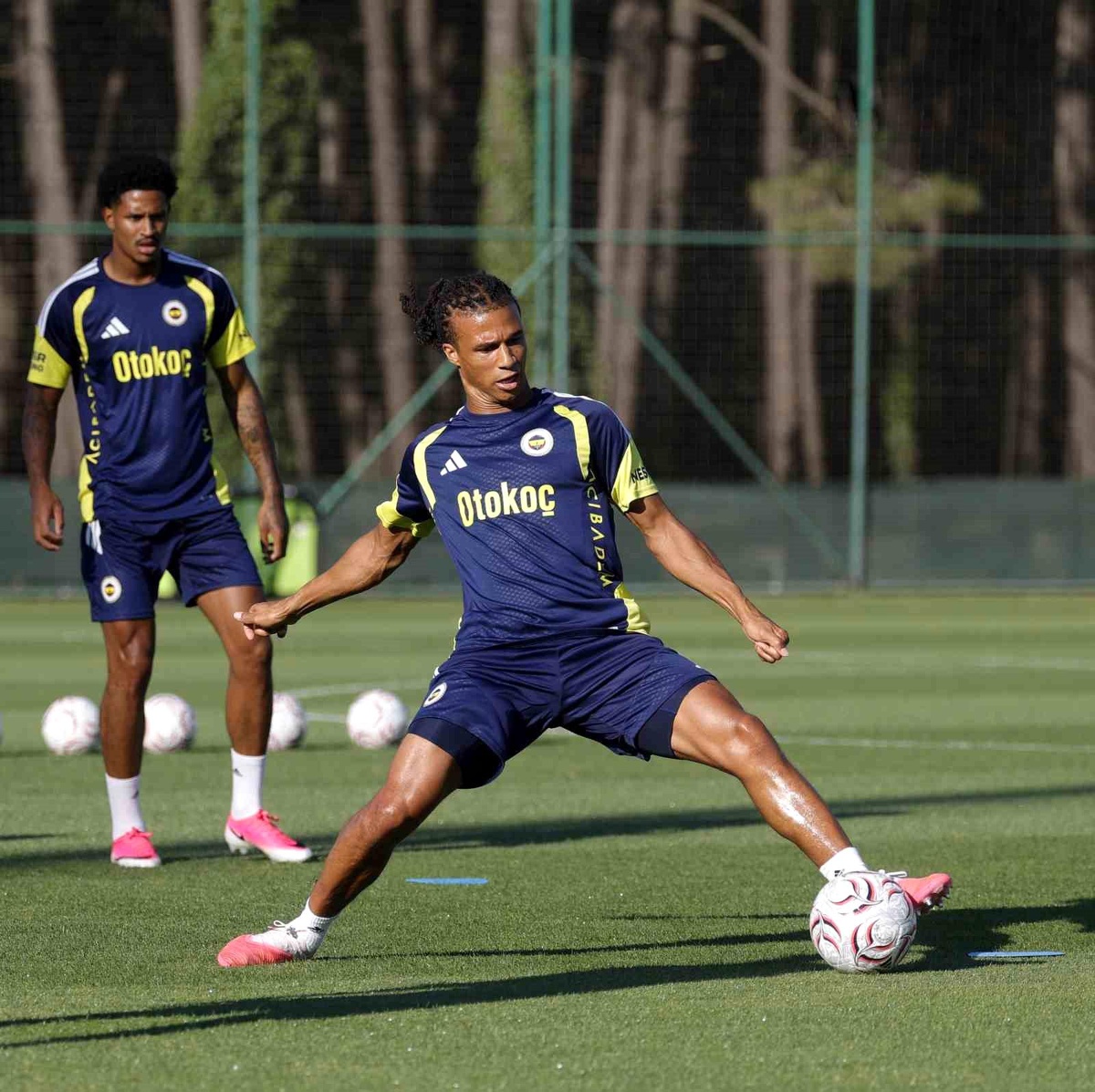 Fenerbahçe Şampiyonlar Ligi Hazırlıklarına Devam Ediyor