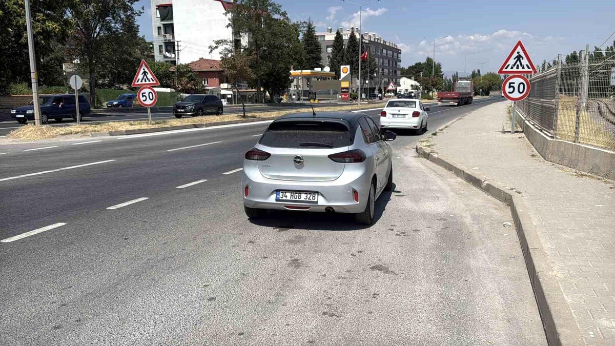 Eskişehir\'de Trafik Kazası: Polisle Tartışan Yolcuya Ceza