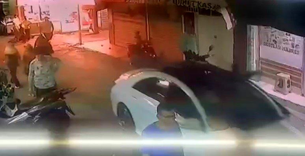 İzmir\'de Bıçaklı Cinayet Kamerada