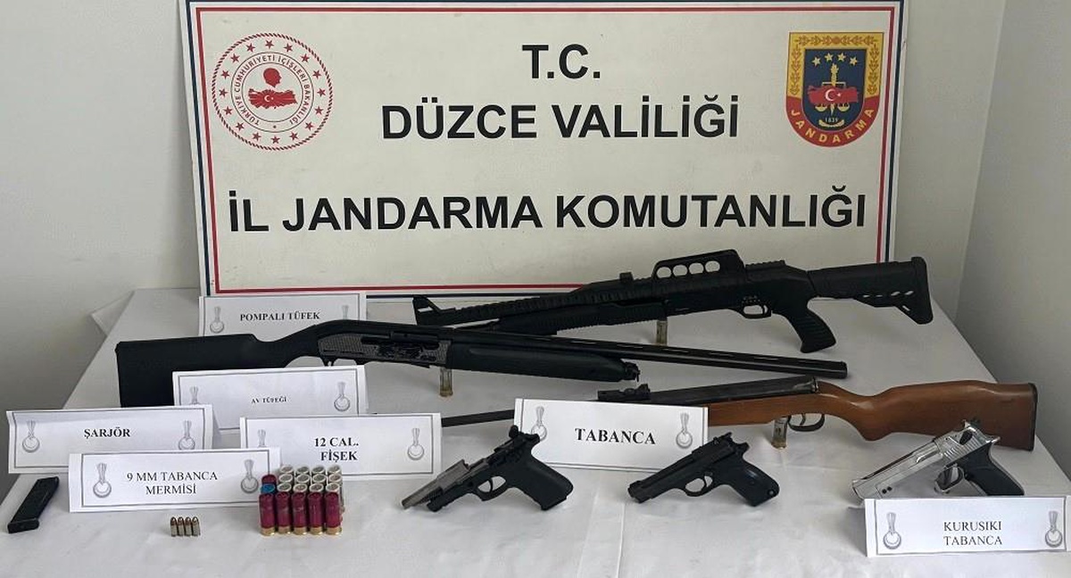 Düzce\'de Jandarma Uygulamaları: 30 Kişi Yakalandı