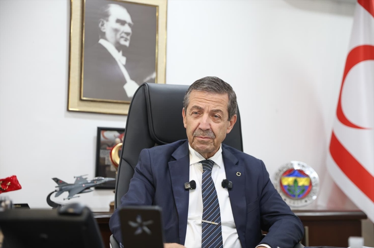 KKTC Bakanı: Kıbrıs’ta eşit statü olmadan çözüm olmaz