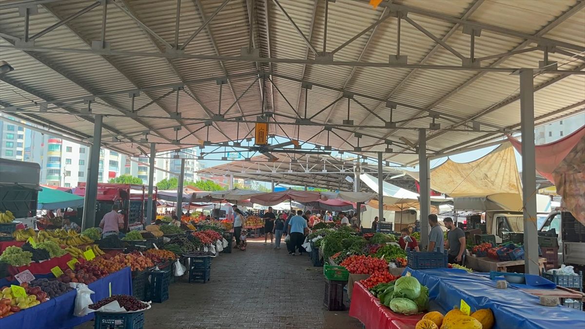Kozan\'da Kapalı Pazara Vantilatör Takıldı