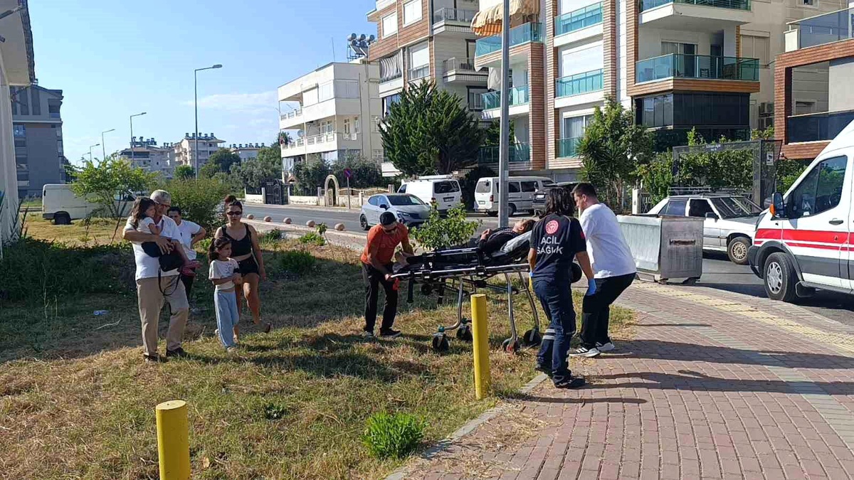 Manavgat\'ta Trafik Kazası: 4 Yaralı