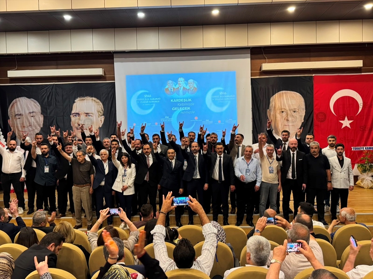 MHP Sivas\'ta Yalçındağ Yeniden Başkan