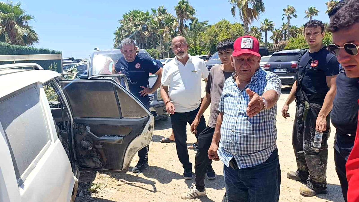 Otele ölçü almaya gitti, geri döndüğünde aracını yanmış halde buldu