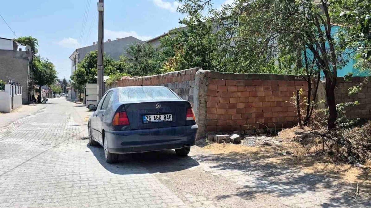 Eskişehir\'de Otomobil Yangını Kontrol Altına Alındı