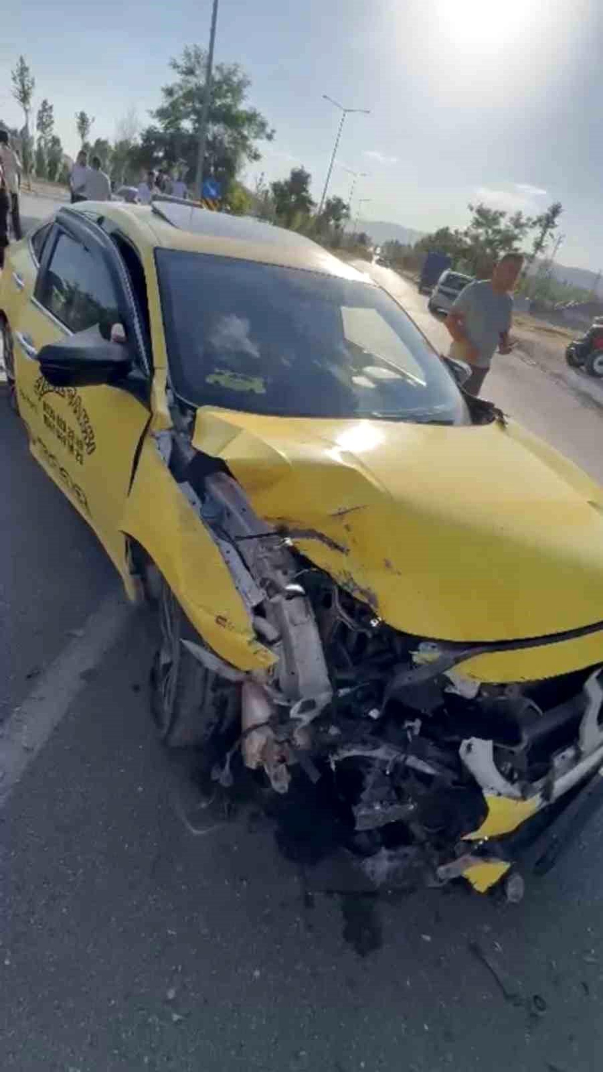 Patnos\'ta Trafik Kazası: 3 Yaralı
