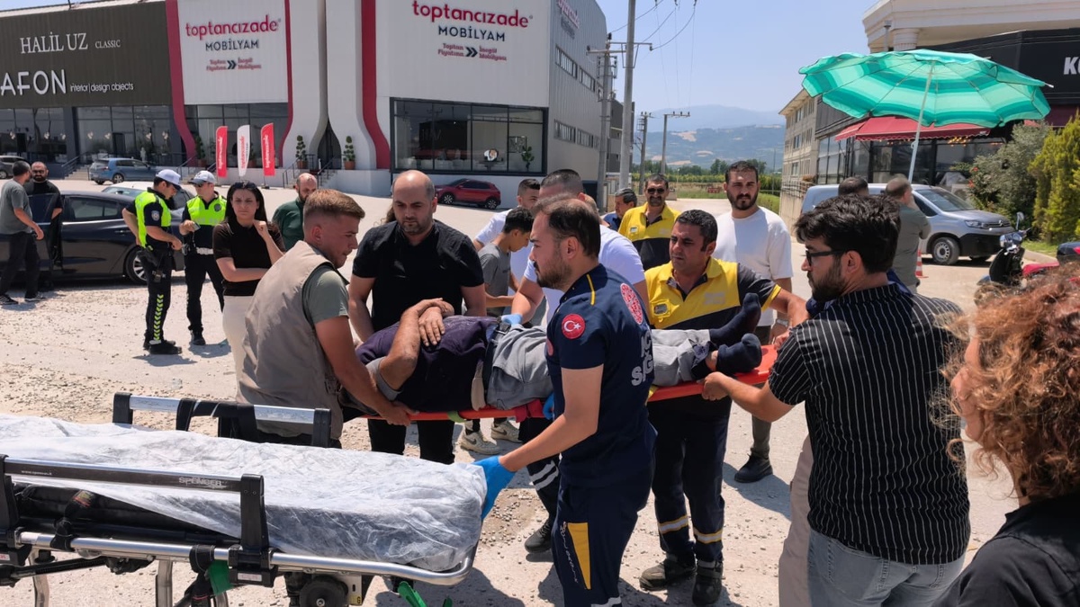 İnegöl\'de motosiklet-cip kazası