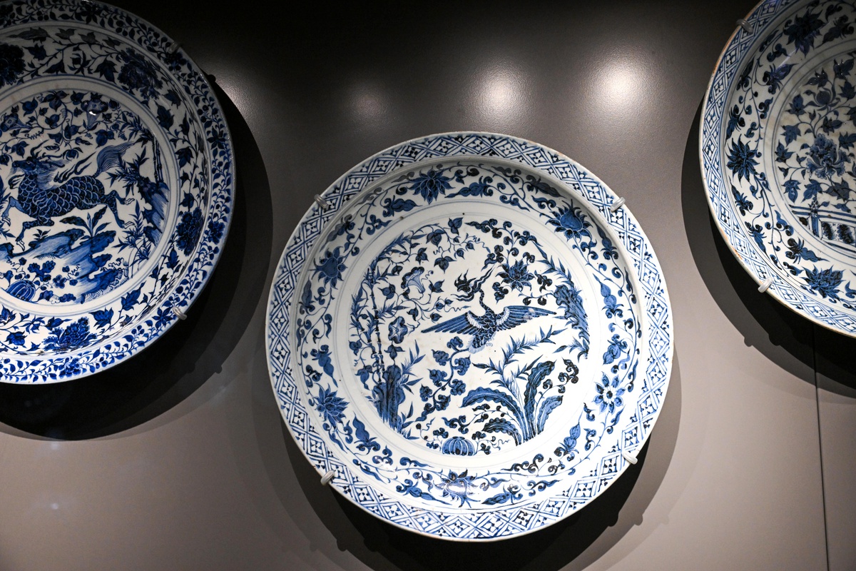 İpekyolu\'nda Sanat: Çin ve Osmanlı Porselen Etkileşimi