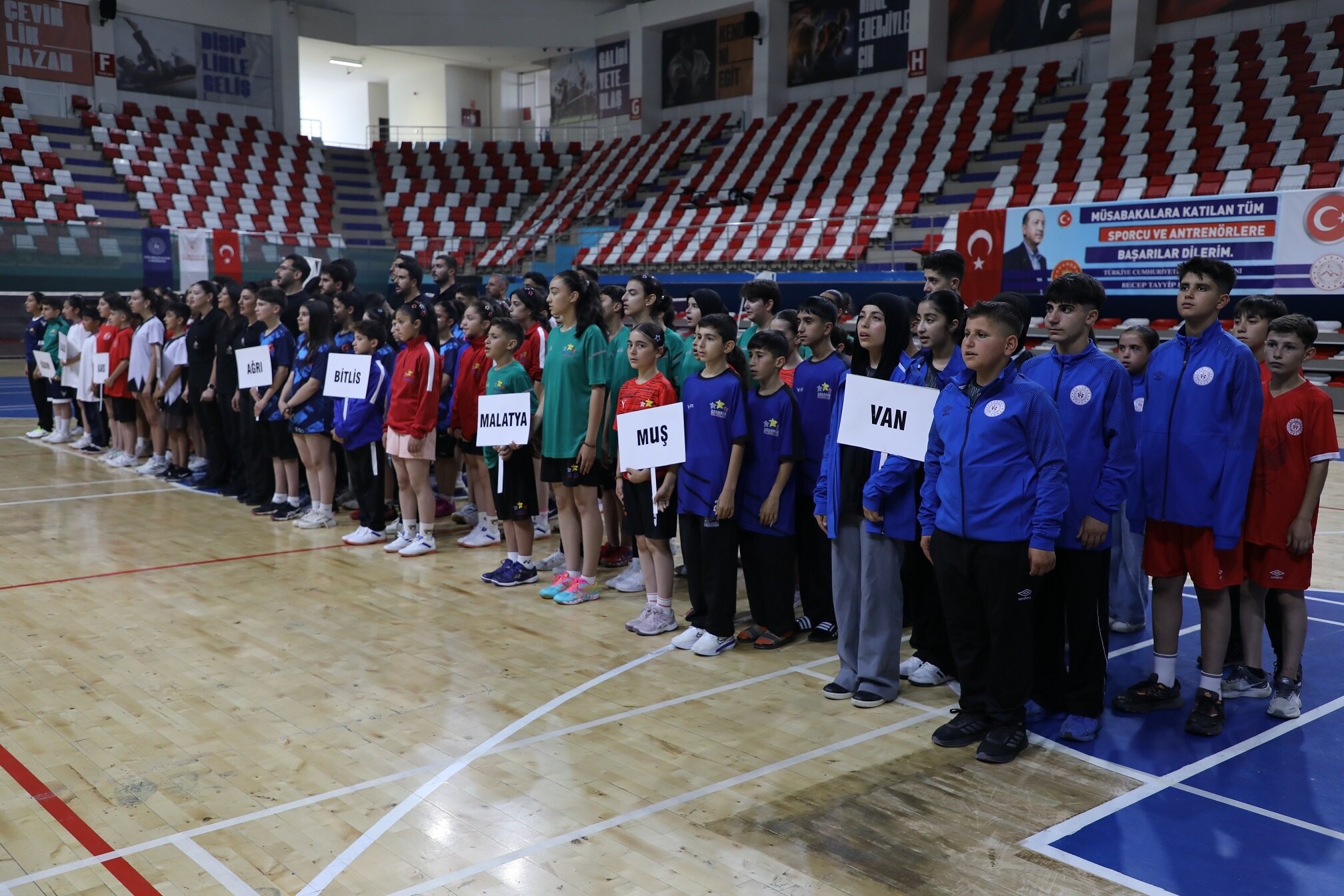<a class='keyword-sd' href='/agri/' title='Ağrı'>Ağrı</a>'da ANALİG Badminton Heyecanı