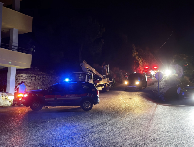 Alanya'da arızayı gidermeye çalışan 22 yaşındaki işçi elektrik akımına kapıldı