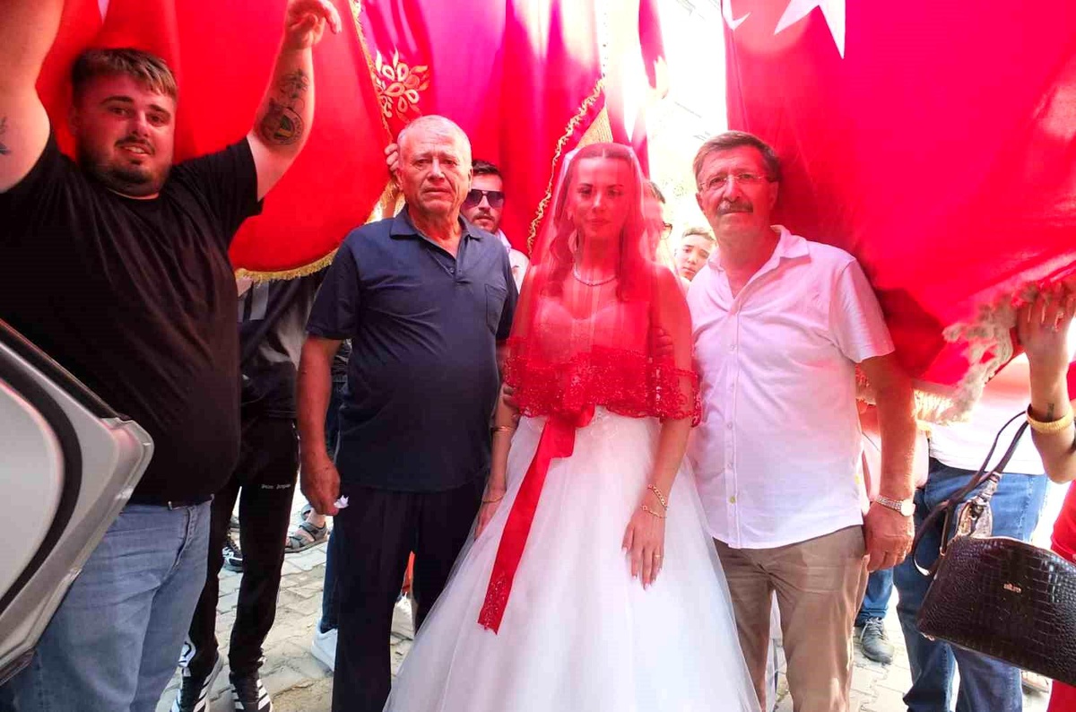 Burhaniye\'de Asırlık Düğün Geleneği