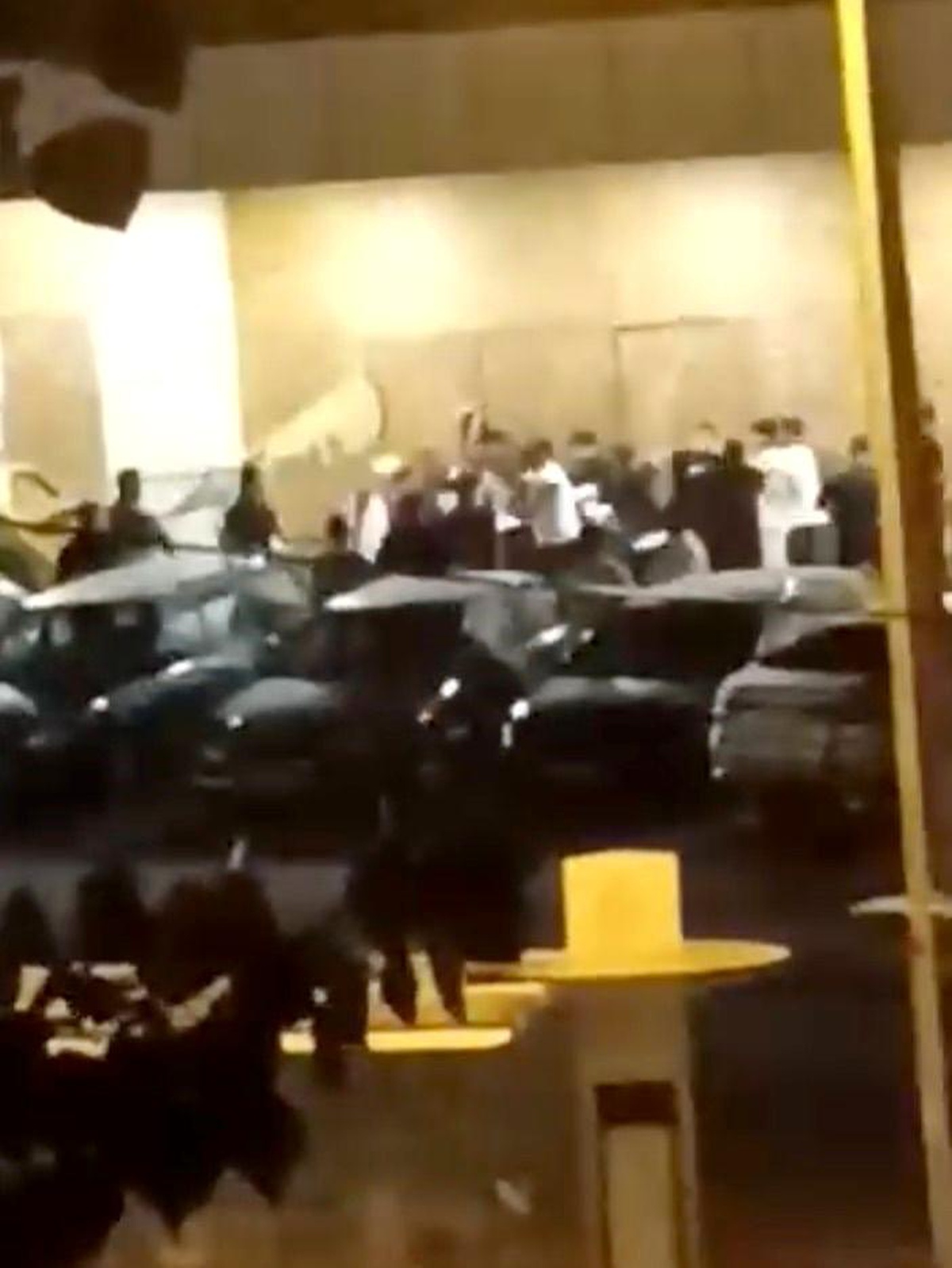 Başakşehir\'de Kavga: Sokakta Savaş Alanı