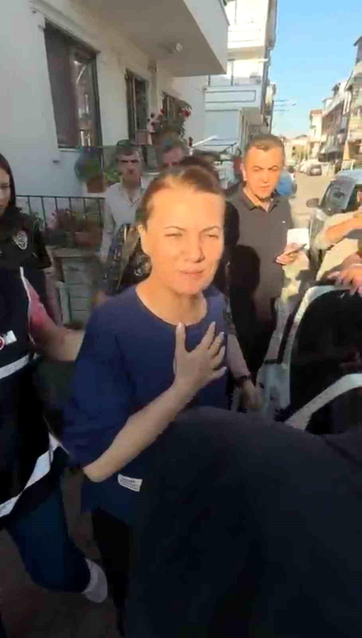 Başkan Fatma Kaplan Hürriyet\'in, polis aracına bindiği anların görüntüsü ortaya çıktı