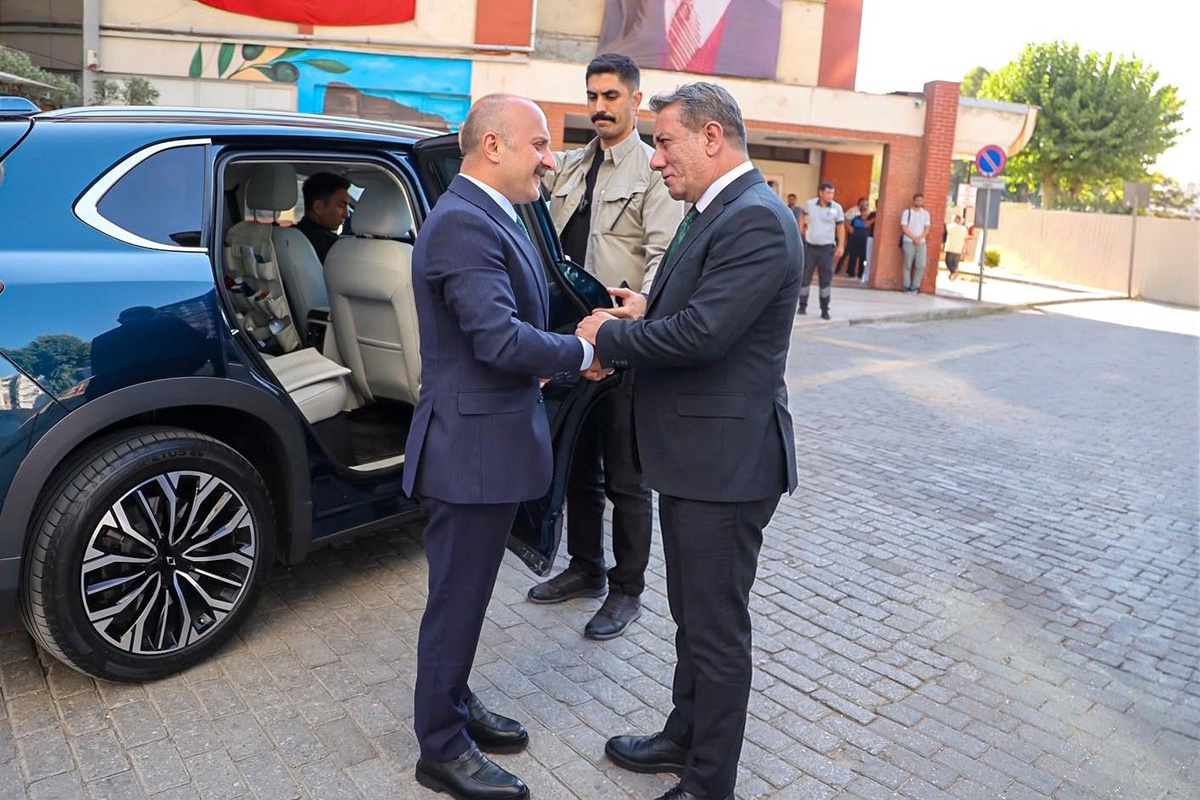Başkan Yetişkin Vali Varol\'u ağırladı