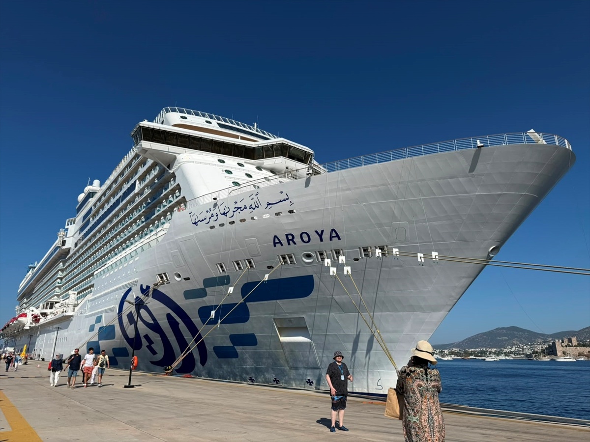 Bodrum\'a Aroya Kruvaziyeri Geldi