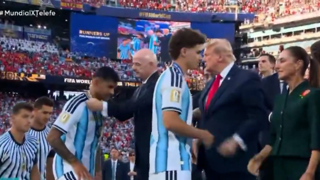 Cristian Romero'dan Donald Trump'a soğuk tavır! Elini sıkmadı