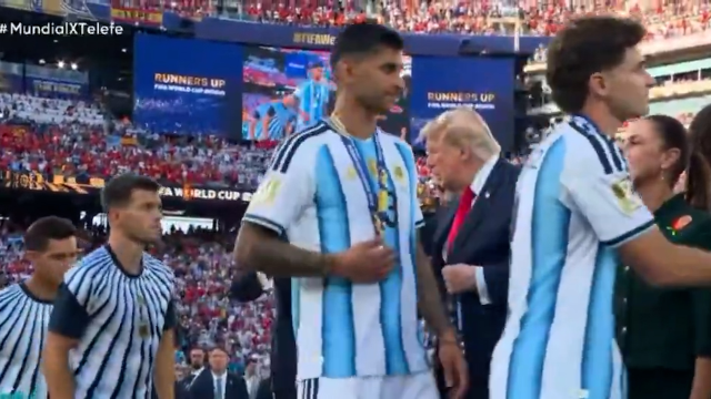 Cristian Romero'dan Donald Trump'a soğuk tavır! Elini sıkmadı
