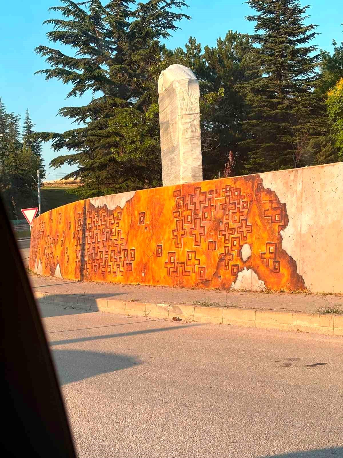 Eskişehir\'de Haç Figürü Tepkisi