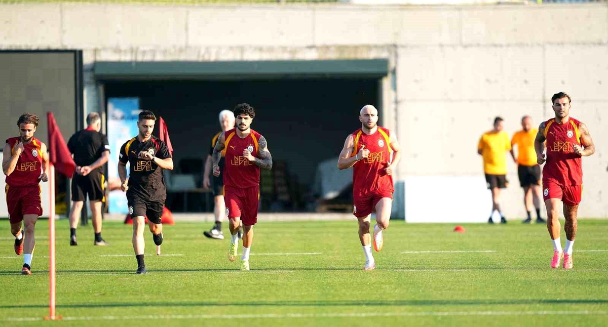 Galatasaray Hazırlıklara Devam Ediyor