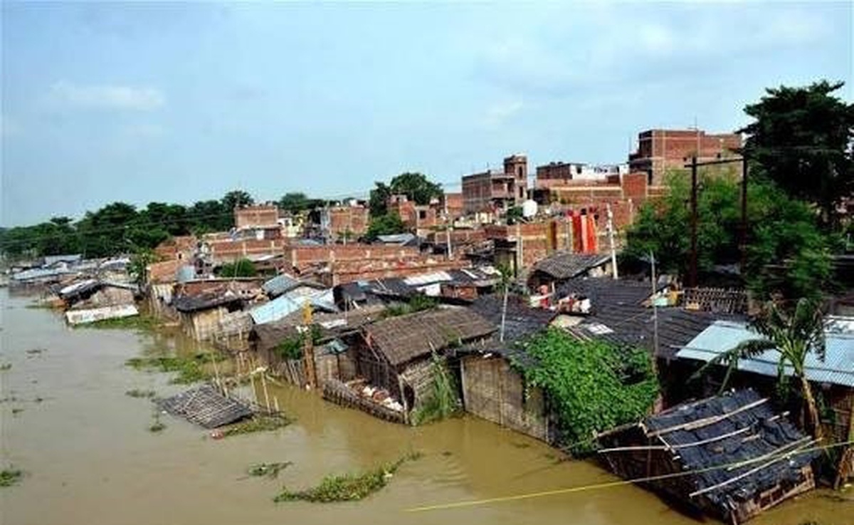Hindistan\'da Şiddetli Yağışlar 16 Can Aldı