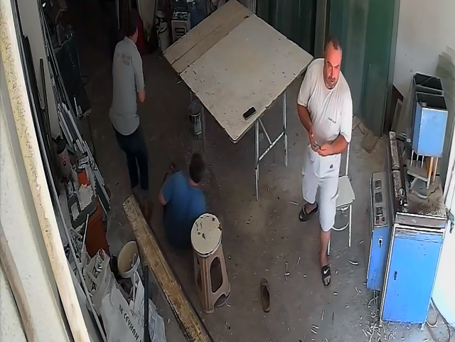 İş yerinde silahlı saldırıya uğrayan PVC ustası ağır yaralandı