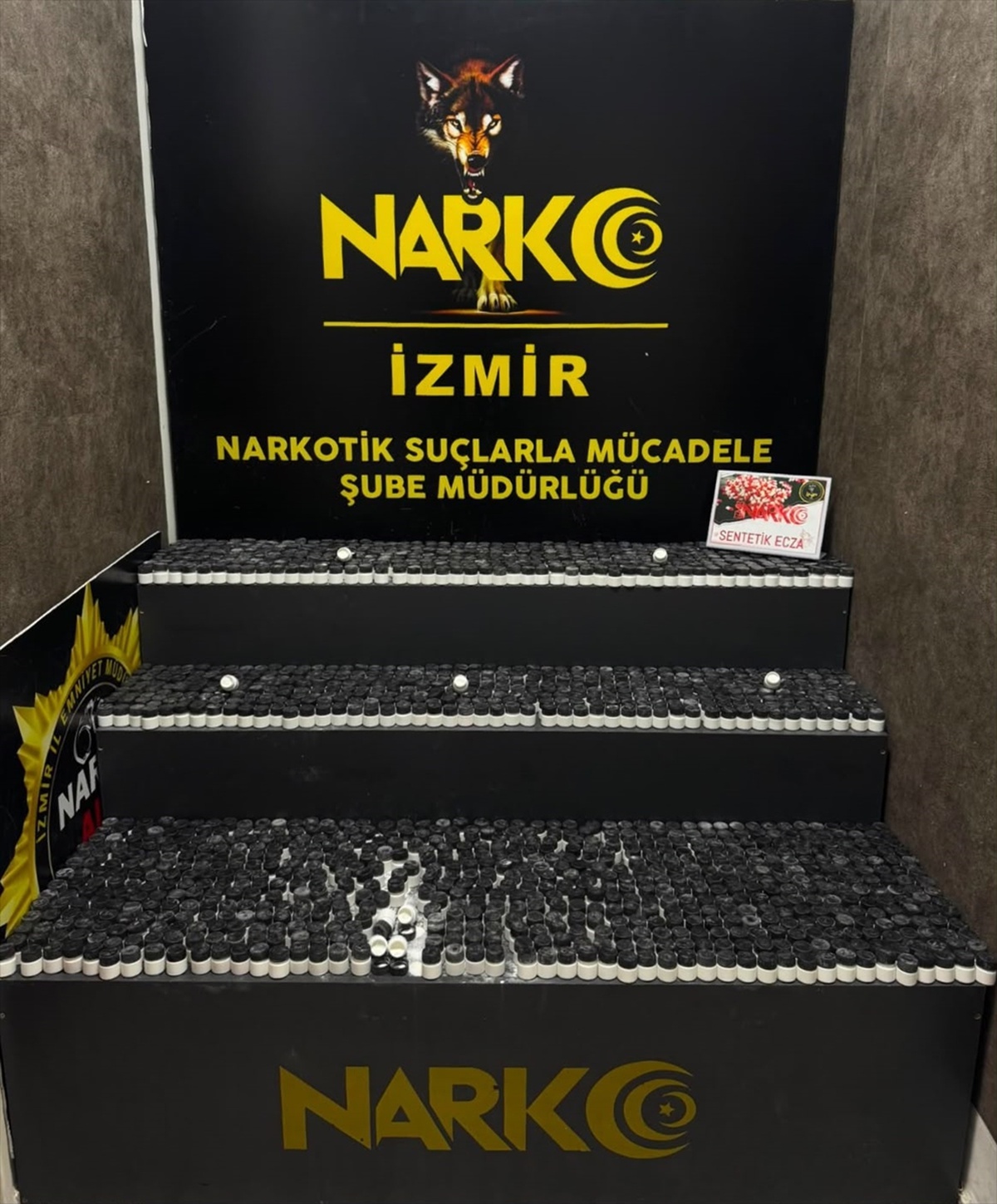İzmir\'de 29 Kilo Uyuşturucu Ele Geçirildi