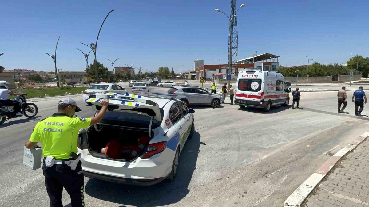 Karaman\'da Motosiklet Kazası: Sürücü Yaralandı