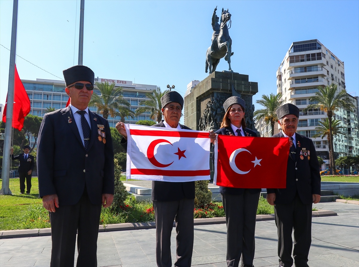 Kıbrıs Barış Harekatı\'nın 52. yılı İzmir\'de anıldı