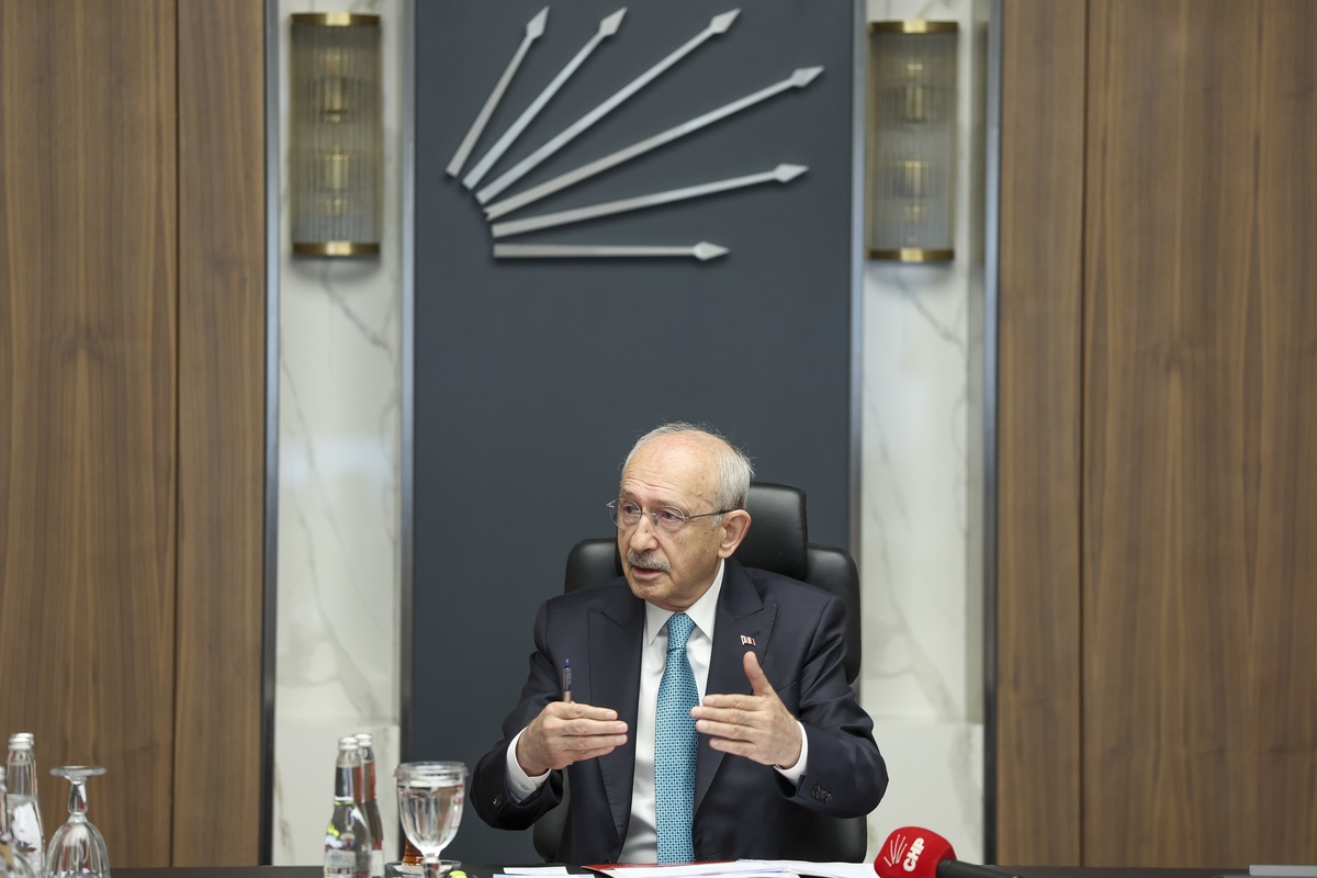 Kılıçdaroğlu\'ndan Cinayet Kurbanı Ailelere Destek