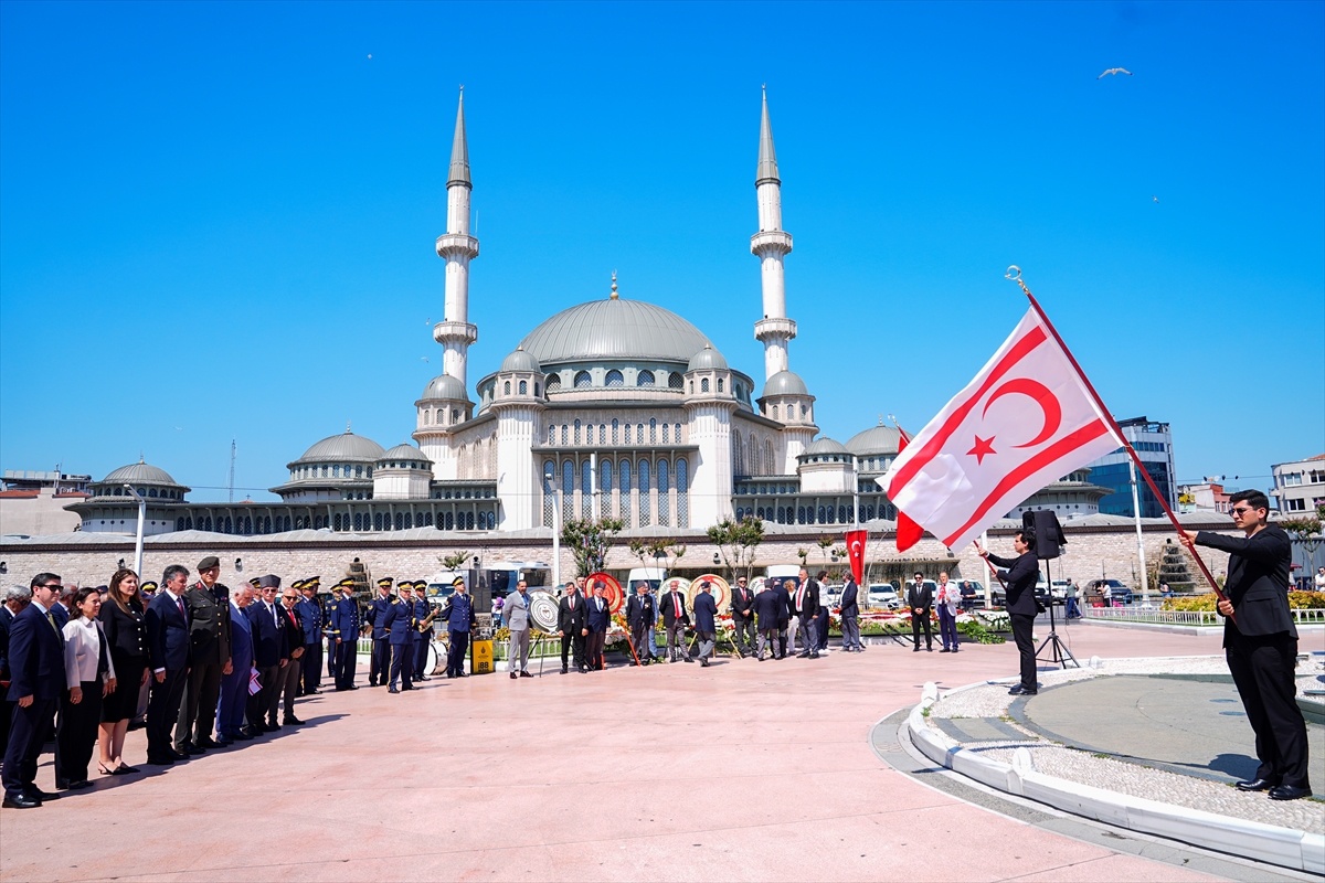 KKTC\'nin 52. Barış ve Özgürlük Bayramı Taksim\'de Kutlandı