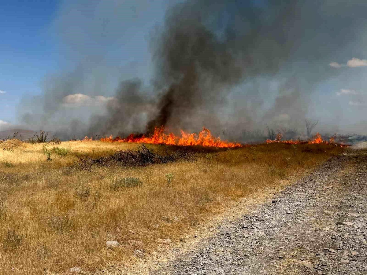 Konya\'da Anız Yangını Kontrol Altına Alındı