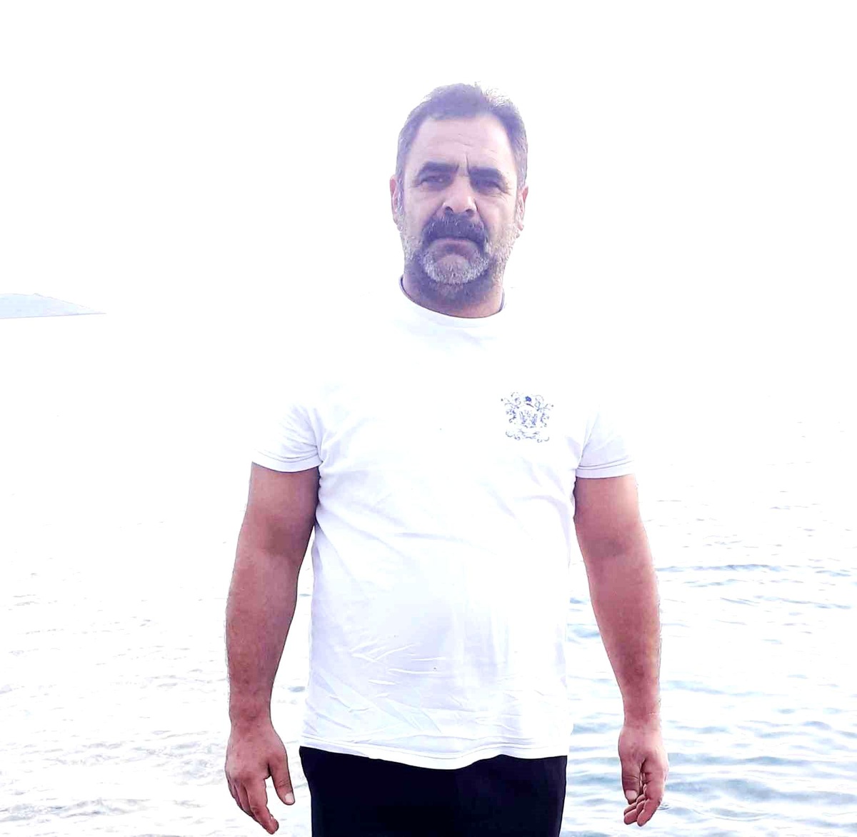Salihli\'de husumetli gruplar arasında silahlı kavga: 1 ölü, 6 yaralı