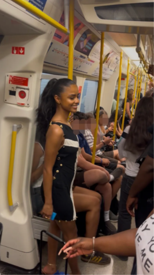 Metroda direk dansı şoku! Ünlü şarkıcıyı görenler inanamadı