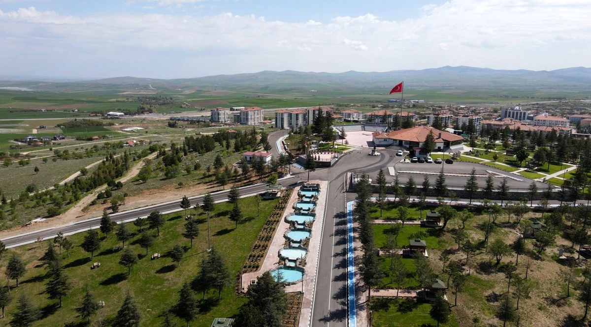 Millet bahçesiyle ilçenin çehresi değişti