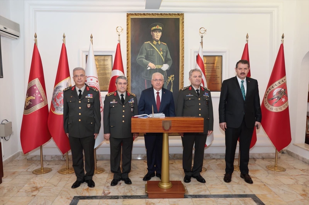 Bakan Güler Kıbrıs\'ta İncelemelerde Bulundu