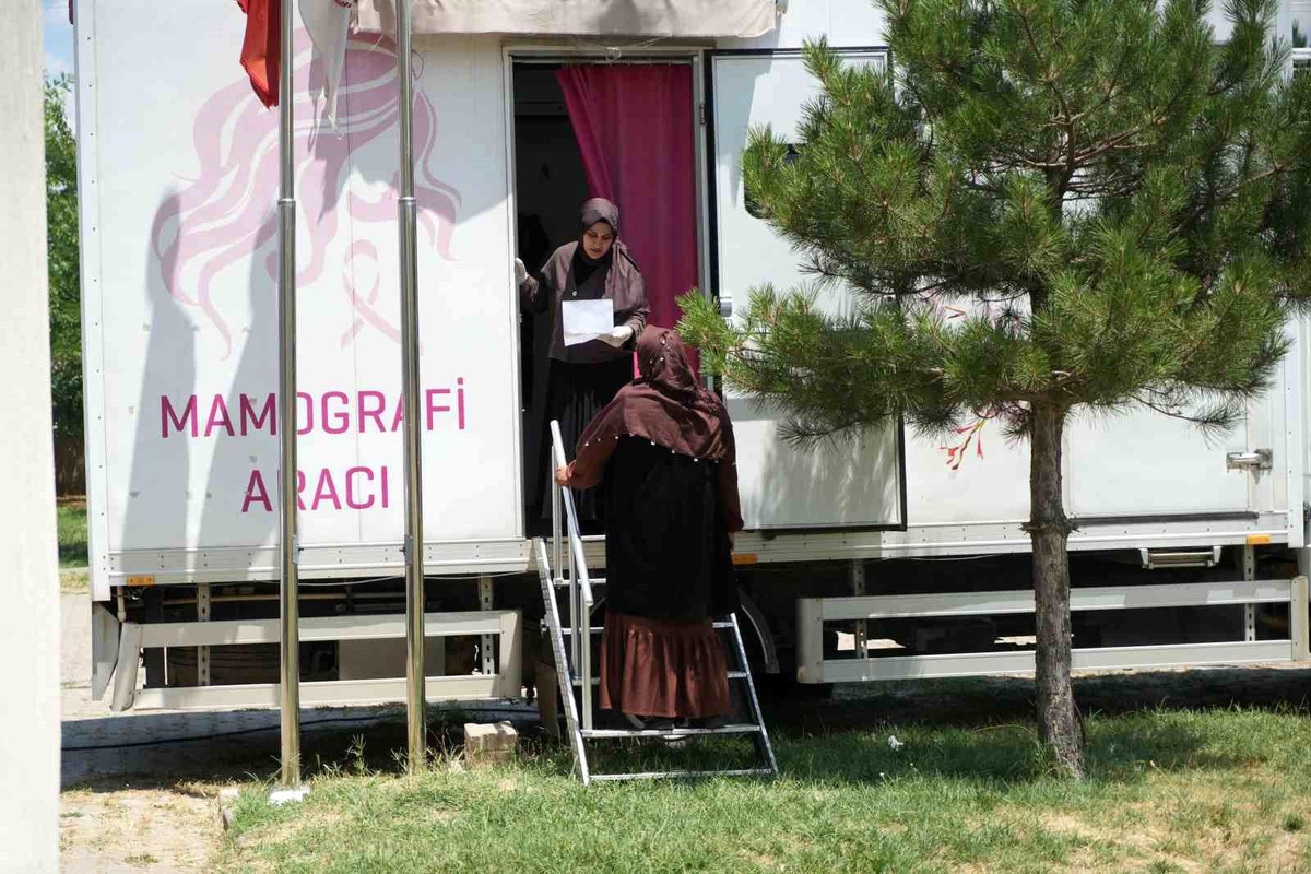 Muş\'ta Ücretsiz Kanser Taramaları Devam Ediyor