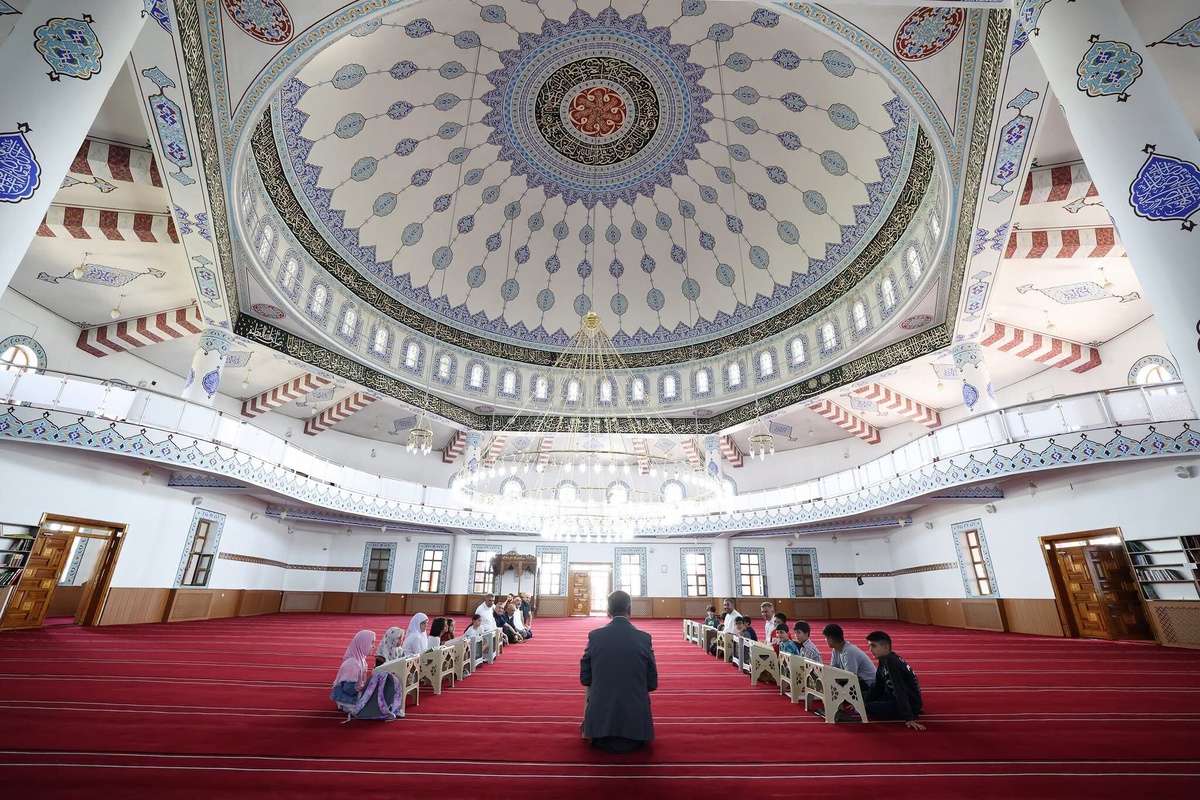 Gülçin\'den Verimli Yaz Tatili Tebriği