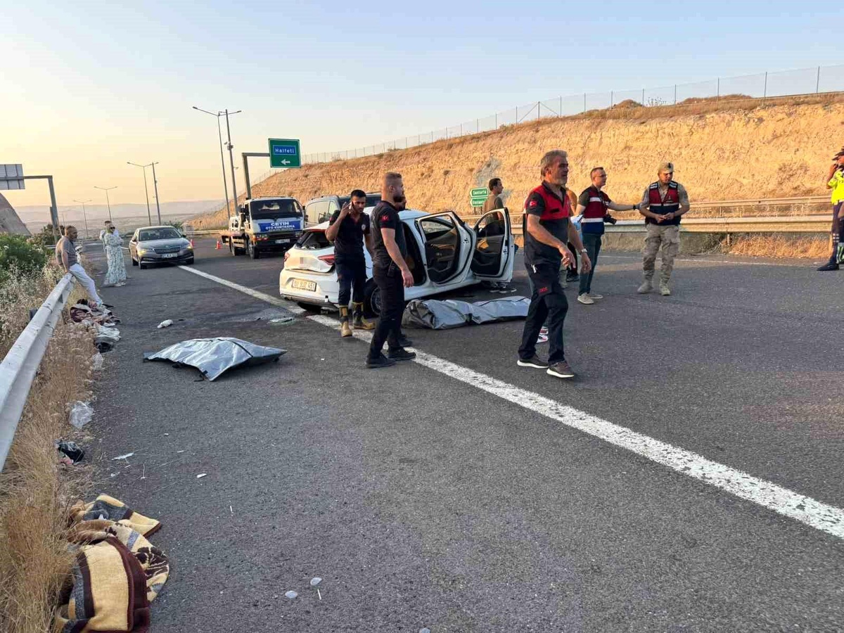 Halfeti\'de Trafik Kazası: 3 Ölü