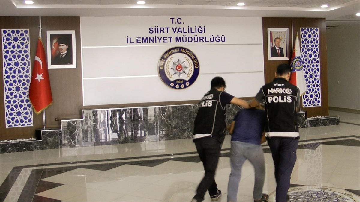 Siirt\'te Tırda 170 Kilogram Esrar Ele Geçirildi