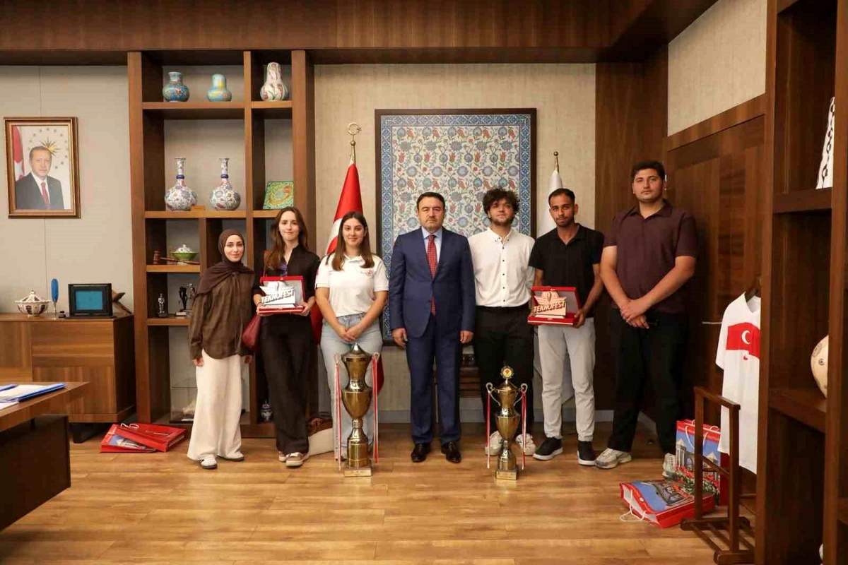 Vali Işın, DUSCART Takımı ile Buluştu