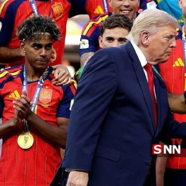 Yamal'ın Trump'a bakışı kupa törenine damga vurdu