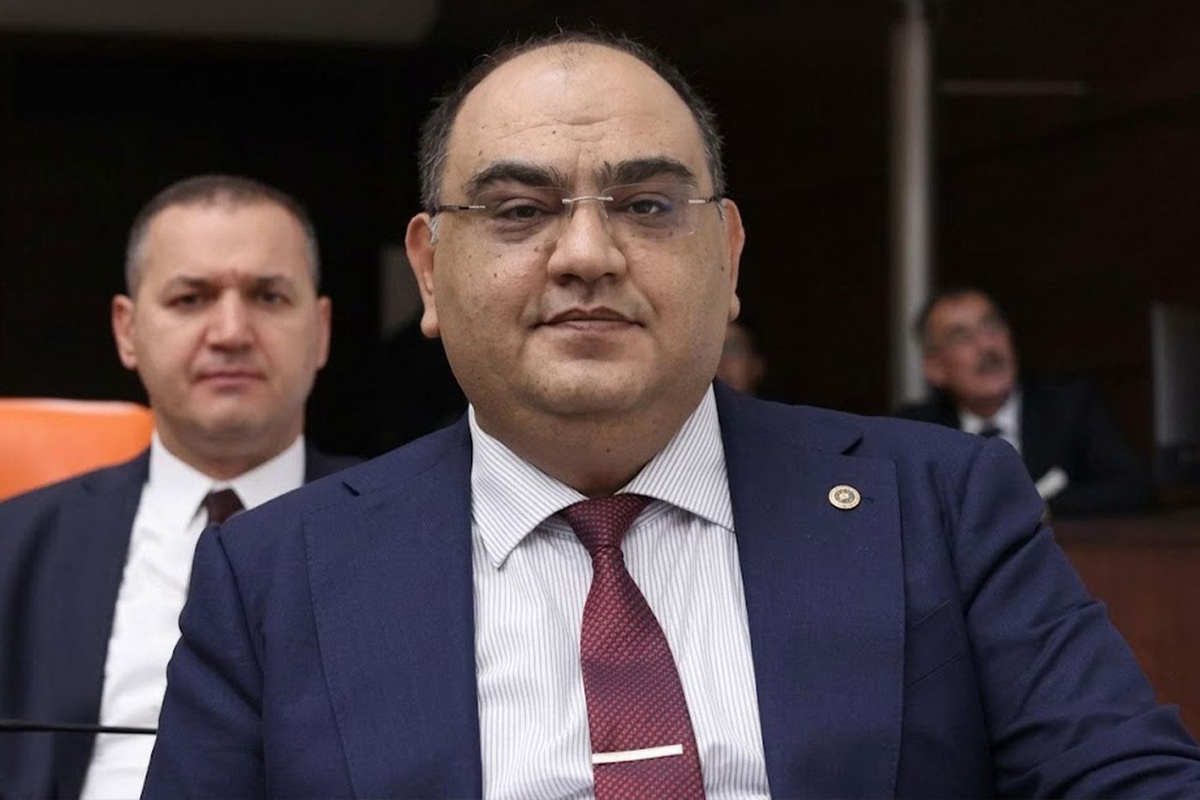 AK Parti\'ye geçeceği konuşulan İYİ Parti Milletvekili Mehmet Mustafa Gürban sessizliğini bozdu: Bir insan boşanacağı zaman baba evine döner